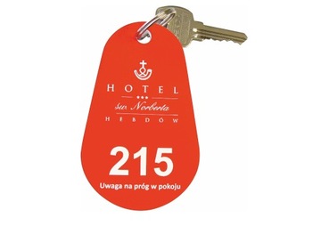 Numerki do szatni breloki do kluczy hotelowych czerwone DUŻE 5x8 cm 10szt.
