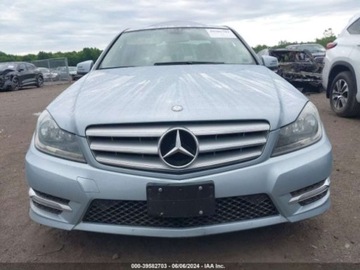 Mercedes Klasa C W205 2013 Mercedes-Benz Klasa C 2013 Mercedes-Benz C-Class 4dr Sdn C 300 Sport 4MATIC, zdjęcie 1
