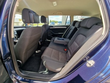 Volkswagen Passat B8 Variant 2.0 TDI BlueMotion SCR 150KM 2016 Volkswagen Passat 2.0 150Ps DSG Navi Alu Zarej.PL Gwarancja 2.0 Diesel, zdjęcie 17