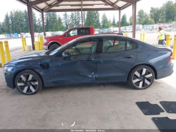 Volvo S60 III 2024 Volvo S60 Recharge Plug-In Hybrid Ultimate Dark Theme 2024 2.0l 2.0 Hybryda, zdjęcie 2