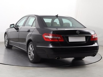 Mercedes Klasa E W212 Limuzyna 350 CDI BlueEFFICIENCY 231KM 2009 Mercedes E E 350 CDI 4MATIC, Salon Polska, 227 KM, zdjęcie 3