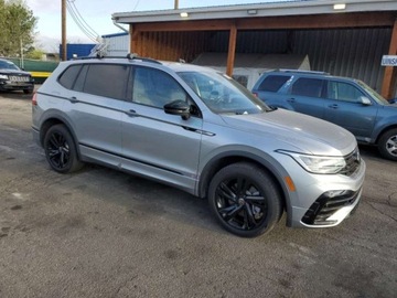 Volkswagen Tiguan II 2023 Volkswagen Tiguan Se R-Line Black, 2023r., 2.0L 2.0 Benzyna 184KM, zdjęcie 1