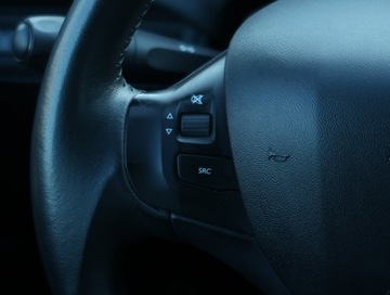 Peugeot 208 I Hatchback 5d Facelifting 1.2 PureTech 82KM 2016 Peugeot 208 1.2 PureTech, Salon Polska, zdjęcie 17