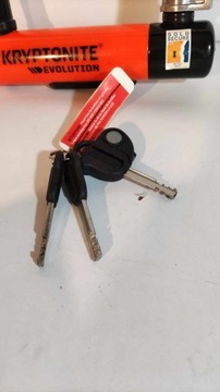 ЗАЖИМ U-LOCK КРИПТОНИТ КРИПТОЛОК СЕРИЯ 2 АТБ 12,7 СМ Х 22,9 СМ (I)