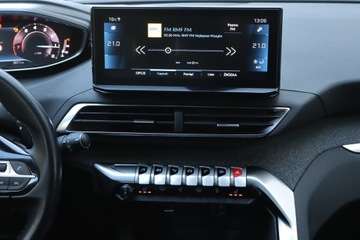 Peugeot 5008 II Crossover Facelifting 1.2 PureTech 130KM 2022 Peugeot 5008 PureTech 130, Salon Polska, zdjęcie 12