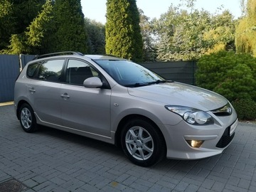 Hyundai i30 I CW Facelifting 1.6 CRDi 115KM 2011 Hyundai i30 1.6 CRDI 116KM Klimatronic Isofix Alu, zdjęcie 3
