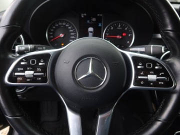 Mercedes GLC C253 SUV Facelifting 2.0 220d 194KM 2019 Mercedes GLC GLC 220 d 4MATIC, Salon Polska, zdjęcie 17