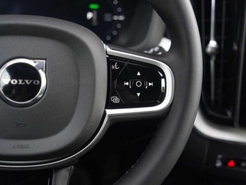 Volvo XC60 II 2025 VOLVO XC60 B5 AWD Ultra Black Edition Suv 2.0 (264KM) 2025, zdjęcie 9