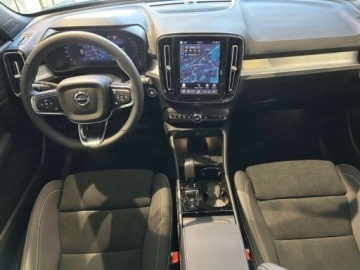 Volvo XC40 Crossover Facelifting 2.0 B4 197KM 2026 VOLVO XC40 B4 Ultra Dark Suv 2.0 (197KM) 2026, zdjęcie 9