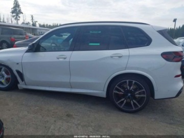 BMW X5 G05 2025 BMW X5 M60i 2025 4.4l 4.4 Benzyna 523KM, zdjęcie 2
