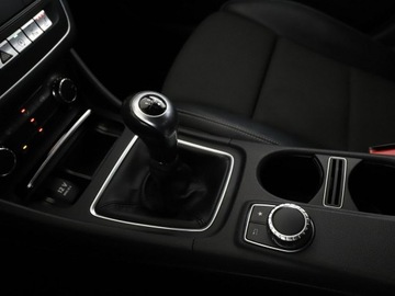 Mercedes Klasa A W176 Hatchback 5d Facelifting 180 122KM 2016 Mercedes A 180 full LED navi grzane fotele, zdjęcie 27