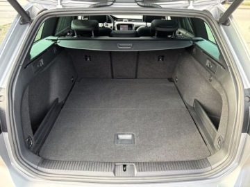 Volkswagen Passat B8 Variant 2.0 TDI BlueMotion SCR 190KM 2019 Volkswagen Passat TDI 190KM Highline R-Line Panorama Kam. 360 Keyless, zdjęcie 31