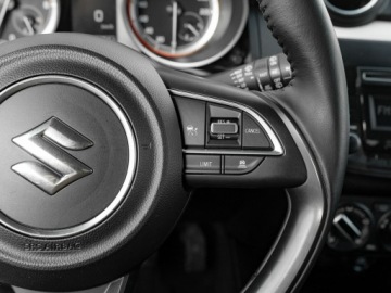 Suzuki Swift VI Hatchback Facelifting 1.2 DualJet SHVS 83KM 2021 Suzuki Swift WD7957P#1.2 Dualjet SHVS Premium, zdjęcie 13