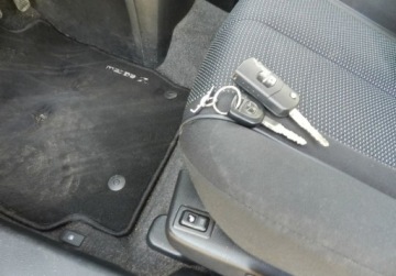 Mazda 2 II Hatchback 5d 1.3 86KM 2010 Mazda 2 ekonomiczna niezawodna 5drzwi Klima 1.3 Benzyna 86KM, zdjęcie 19