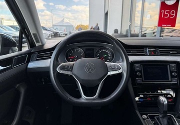 Volkswagen Passat B8 Variant Facelifting 1.5 TSI EVO 150KM 2022 Volkswagen Passat Reflektory LED FrontLane Assist ACC Salon PL FVAT23, zdjęcie 16