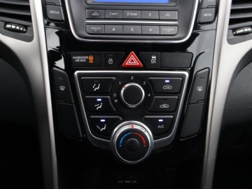 Hyundai i30 II Hatchback 3d 1.4 100KM 2013 Hyundai i30 1.4 CVVT, Klima, Parktronic, zdjęcie 15