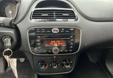Fiat Punto Punto 2012 Hatchback 3d 1.2 8v 69KM 2015 Fiat Punto 2012 1,2 69KM Klimatyzacja Bluetooth 1.2 Benzyna 69KM, zdjęcie 12