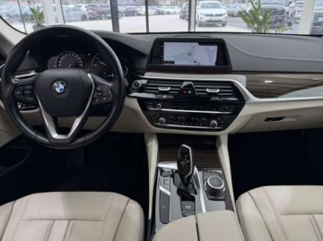 BMW Seria 5 G30-G31 Limuzyna 520d 190KM 2019 BMW Seria 5 520d xDrive Luxury Line Kamera cofania Nawigacja Salon Pols, zdjęcie 12