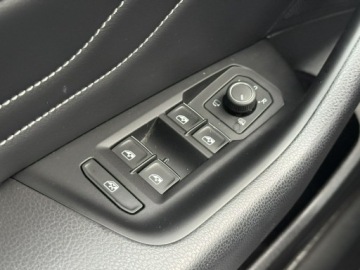 Volkswagen Passat B8 Alltrack Facelifting 2.0 TDI SCR 200KM 2021 Volkswagen Passat 2.0 TDI 200KM 4x4 DSG Elegance, zdjęcie 38