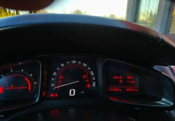 DS 5 Hatchback (Citroen) 2.0 HDi 163KM 2012 Citroen DS5 Citroen DS5 HDi 165 Business 2.0 Diesel 163KM, zdjęcie 11