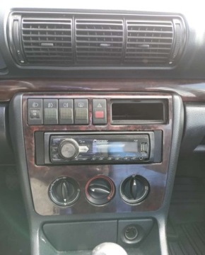 Audi A4 B5 Sedan 1.9 TDI 90KM 1996 Audi A4 Limousine Audi A4 Limousine 1.9 Diesel 90KM, zdjęcie 9