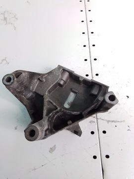 L779 UCHYCENÍ MOTORU OPEL CORSA D 1.2 13248790