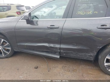 Volvo XC60 II 2022 Volvo XC 60 B5 Momentum 2022 2.0l 2.0 Benzyna 247KM, zdjęcie 2