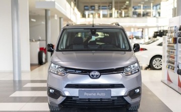 Toyota 2022 Toyota Proace City Verso City Verso 1.2 D-4T Family Aut. 1.2 Benzyna 130KM, zdjęcie 1