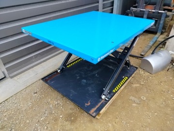 НОЖНИЧНЫЙ ПОДЪЕМНИК ПАЛЕЧЯК 1,14м х 1,42м с рампой