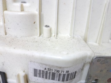 MERCEDES S TŘÍDA W221 ZÁMEK DVEŘE ZADNÍ LEVÝ A2217307135