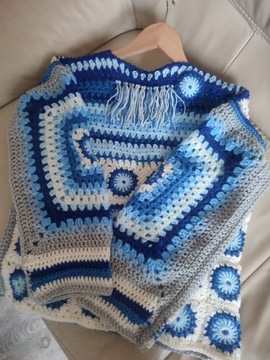 Kolorowy sweter na szydełku handmade boho rękodzieło frędzle