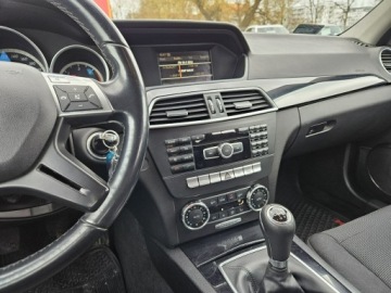 Mercedes Klasa C W204 Limuzyna 2.2 200 CDI BlueEFFICIENCY 136KM 2011 Mercedes C 220 2,2 diesel 136KM, zdjęcie 10