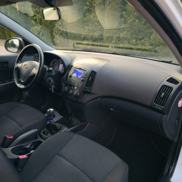 Hyundai i30 I Hatchback 1.4 109KM 2009 Hyundai i30 I 1.4 Benzyna 109KM Manual, zdjęcie 26