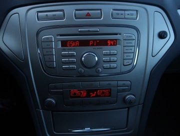 Ford Mondeo IV Hatchback 2.0 Duratorq TDCi DPF 140KM 2007 Ford Mondeo 2.0 TDCi, Salon Polska, Serwis ASO, zdjęcie 11
