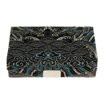 Блестящий футляр с двойной вышивкой и застежкой