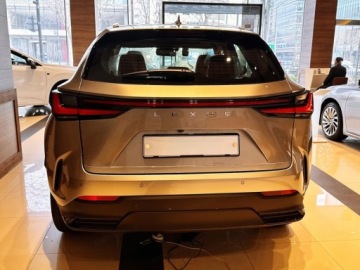 Lexus NX II SUV Facelifting 2.5 450h+ 292KM 2026 LEXUS NX 450h+ Prestige 2.5 Plug-in Hybrid Suv 292KM 2026, zdjęcie 3