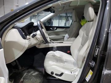 Volvo XC60 II 2021 Volvo XC 60 T5 Momentum 2021 2.0l 2.0 Benzyna 250KM, zdjęcie 7