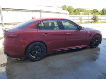 Alfa Romeo Giulia II 2017 Alfa Romeo Giulia 2017, 2.9L, QUADRIFOGLIO, porysowany lakier 2.9 Benzyna, zdjęcie 2