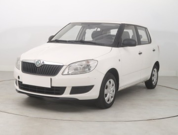 Skoda Fabia II Hatchback Facelifting 1.2 HTP 60KM 2011 Skoda Fabia 1.2, Salon Polska, zdjęcie 1