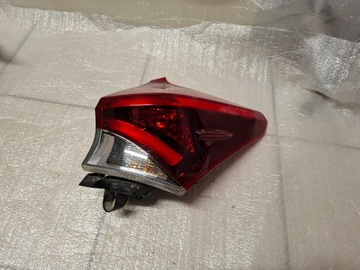 TOYOTA AURIS II LIFT HATCHBACK H/B 2015-2018 LAMPA TYLNA TYŁ PRAWA