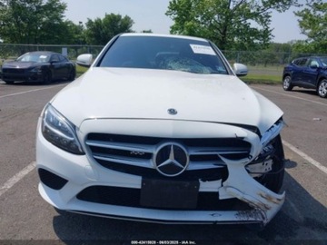 Mercedes Klasa C W205 2019 Mercedes-Benz Klasa C 2019 MERCEDES-BENZ C 300 4MATIC 2.0 Benzyna 255KM, zdjęcie 6