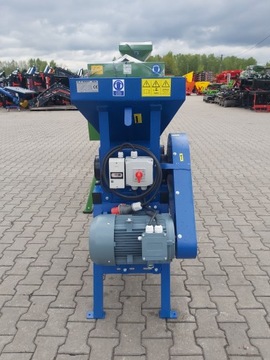 Зернодробилка МАШ-РОЛ Т-300/300 5,5кВт