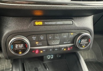 Ford Focus IV Hatchback 1.0 EcoBoost 125KM 2021 Ford Focus 1.0 ecoboost 125 KM 6MT ST-Line pakiet Parking, Winter Benzyna, zdjęcie 19