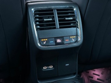 Skoda Octavia IV Kombi 2.0 TDI SCR 200KM 2023 Skoda Octavia 2.0TDI 4X4 Scout DSG l Webasto, LED, zdjęcie 30