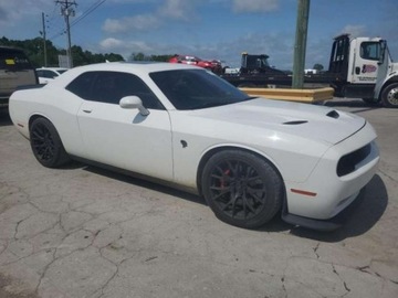 Dodge Challenger III 2016 Dodge Challenger 2016, 6.2L, SRT HELLCAT, porysowany lakier 6.2 Benzyna, zdjęcie 3