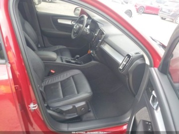 Volvo XC40 2022 Volvo XC 40 T4 Momentum 2022 2.0l 2.0 Benzyna 187KM, zdjęcie 9