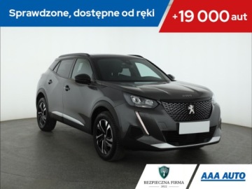 Peugeot 2008 II SUV 1.2 PureTech 130KM 2023 Peugeot 2008 1.2 PureTech, Salon Polska