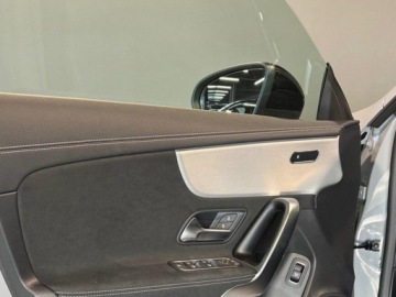 Mercedes CLA C118/X118 Coupe Facelifting 1.3 200 163KM 2025 MERCEDES-BENZ CLA 200 AMG Line 1.3 (moc 163 KM) 2025, zdjęcie 5