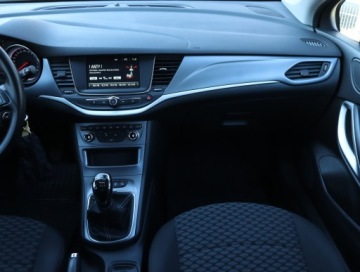 Opel Astra J GTC 1.6 CDTI Ecotec 110KM 2018 Opel Astra 1.6 CDTI, Salon Polska, Serwis ASO, zdjęcie 7