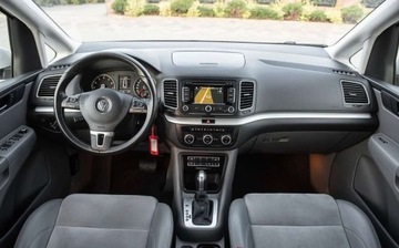 Volkswagen Sharan II Van 2.0 TSI 200KM 2014 Volkswagen Sharan 2.0B 200Ps Ledy Xenony Automat 7 Foteli Alkantara Klimat, zdjęcie 4